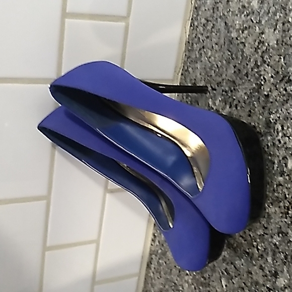 Anne Michelle Shoes - Anne Michelle Blue/Black Platform Spiked Heels. Size 8.5